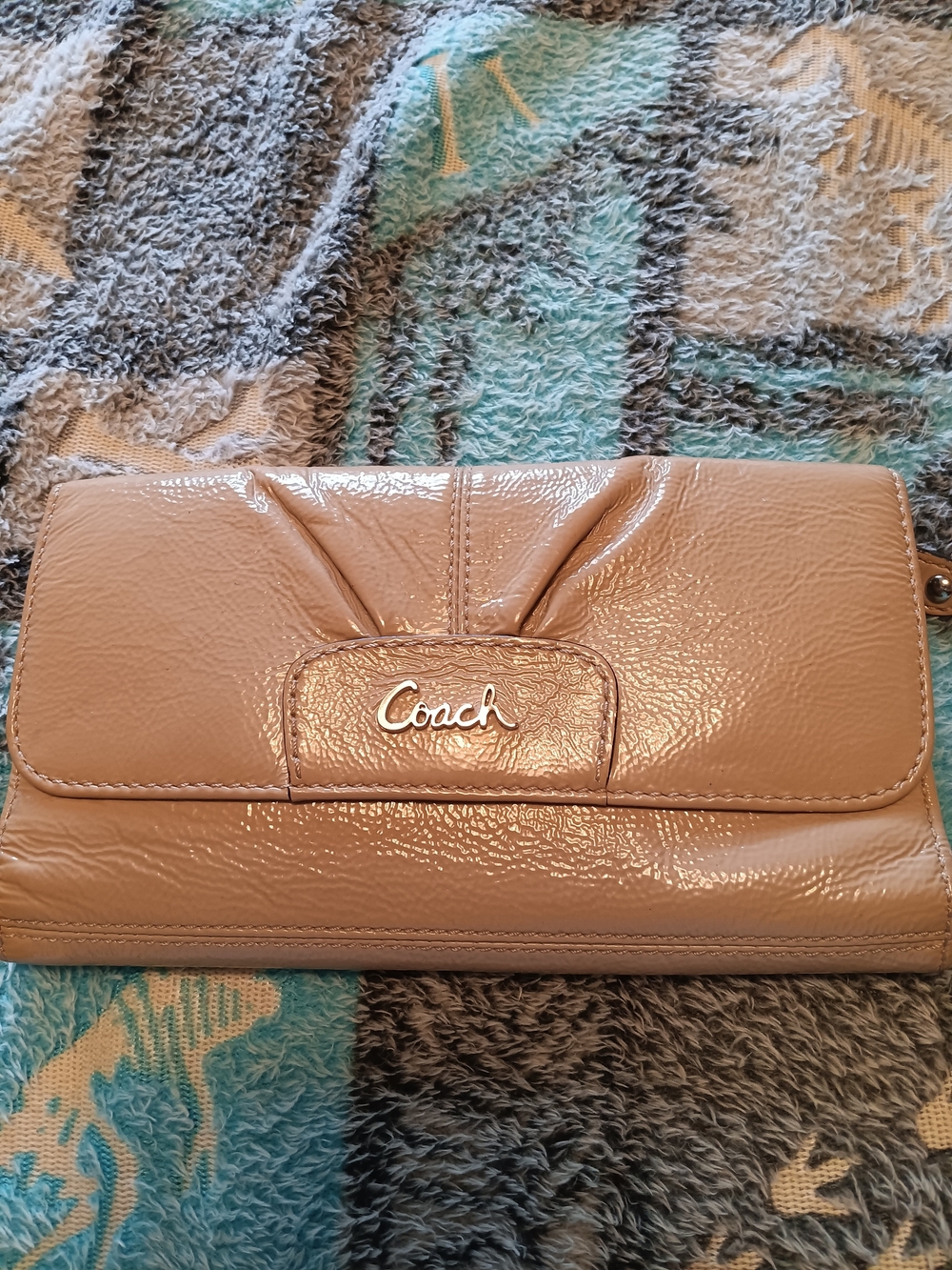 Coach Patent Leather Wallet in Light Beige